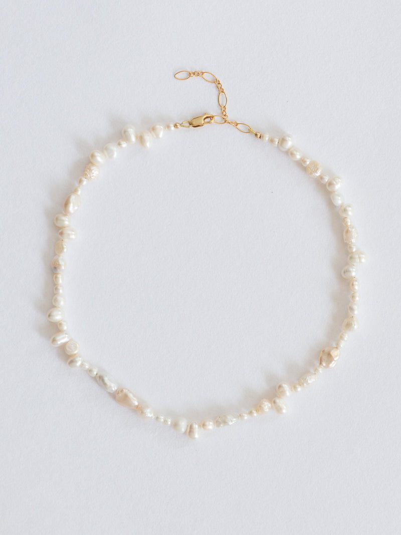 Pearl collective necklace
