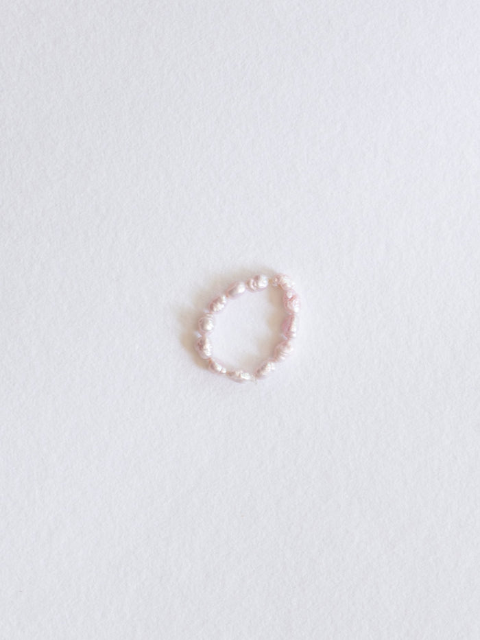 Pearl stretch ring lilac