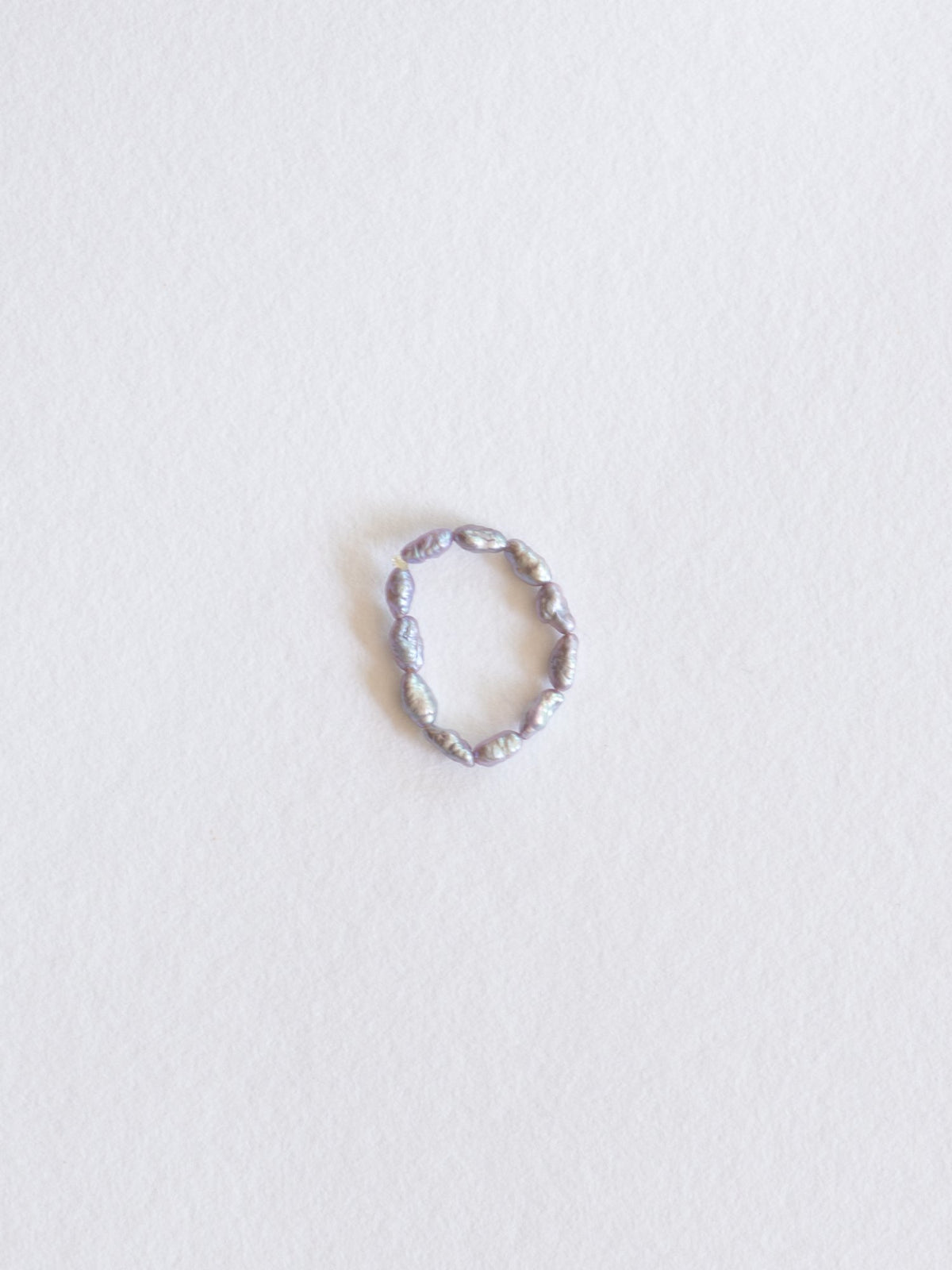 Pearl stretch ring violet